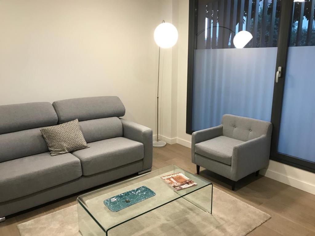 Apartamento De Dos Dormitorios En Triana Sevilla Bagian luar foto