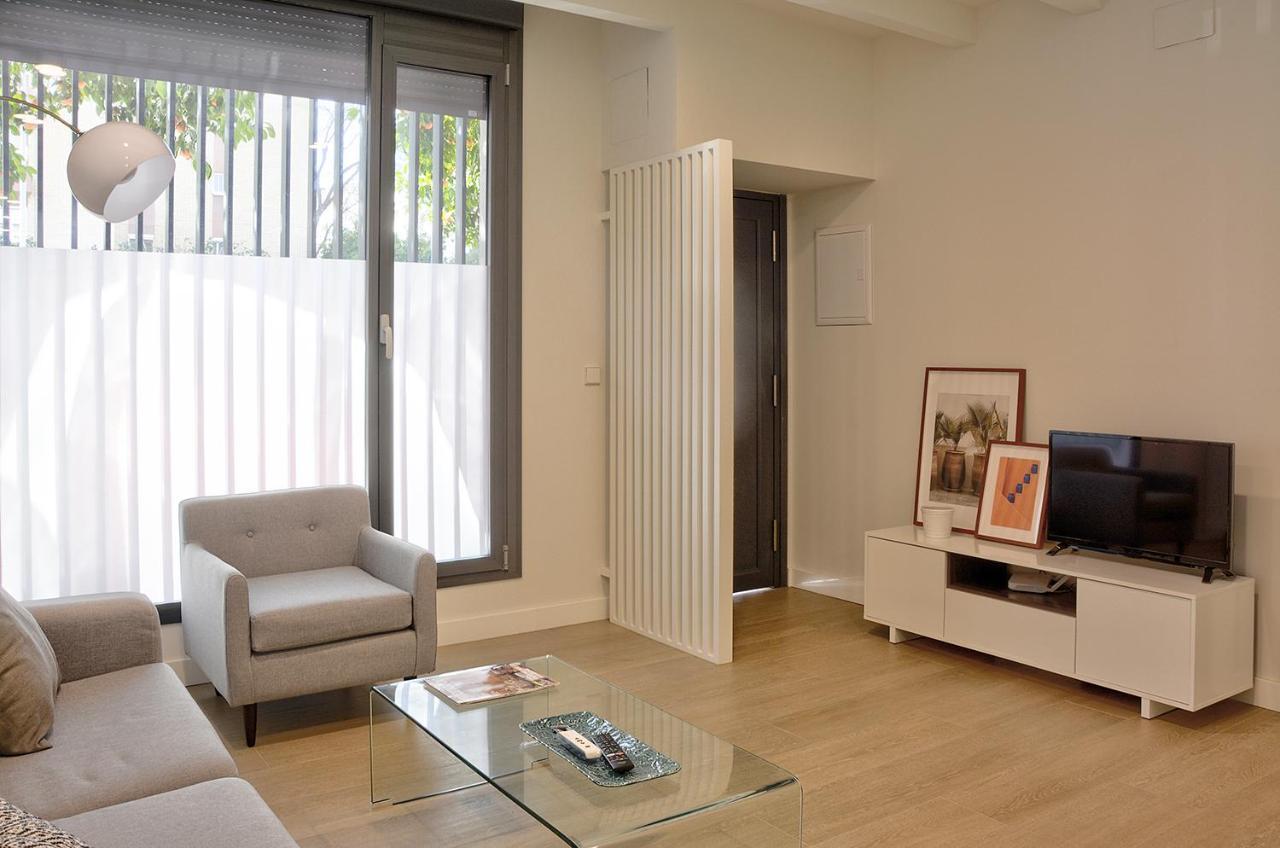 Apartamento De Dos Dormitorios En Triana Sevilla Bagian luar foto