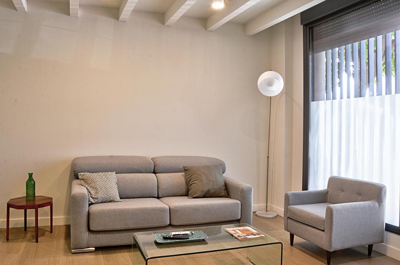 Apartamento De Dos Dormitorios En Triana Sevilla Bagian luar foto
