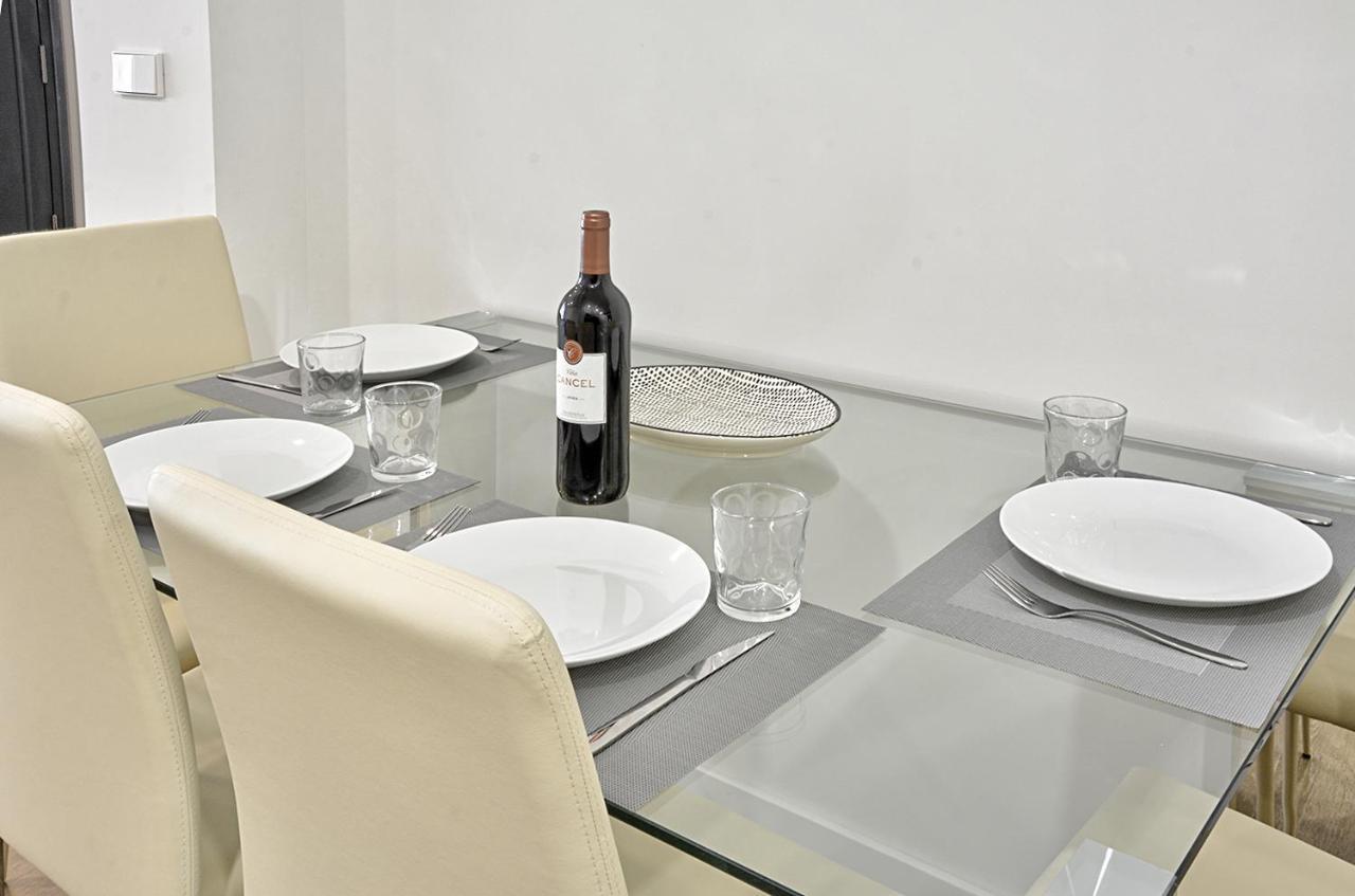 Apartamento De Dos Dormitorios En Triana Sevilla Bagian luar foto